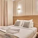 Superb Air-Conditioned Flat On The Champs Elysees