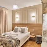 Superb Air-Conditioned Flat On The Champs Elysees