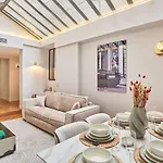Superb Air-conditioned Flat On The Champs Elysees Appartamento