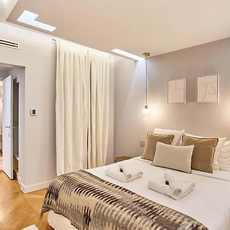 Superb Air-conditioned Flat On The Champs Elysees Apartment Paris