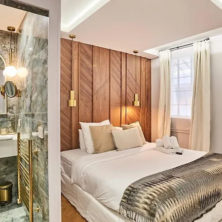 Apartment Superb Air-conditioned Flat On The Champs Elysees