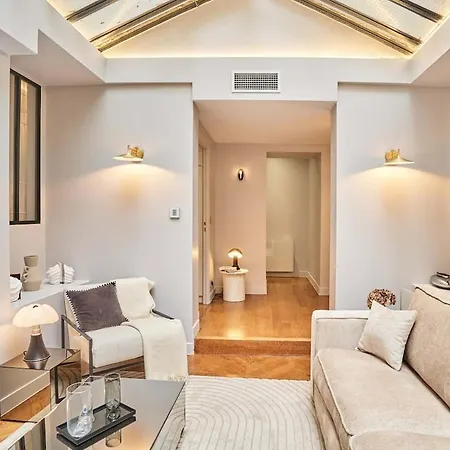 Apartment Superb Air-conditioned Flat On The Champs Elysees