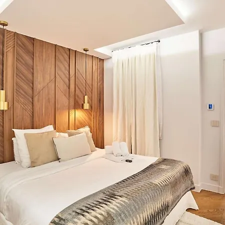 Apartment Superb Air-conditioned Flat On The Champs Elysees Paris