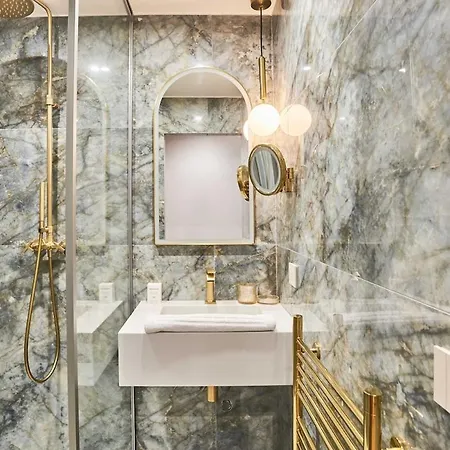 Superb Air-conditioned Flat On The Champs Elysees Apartment Paris