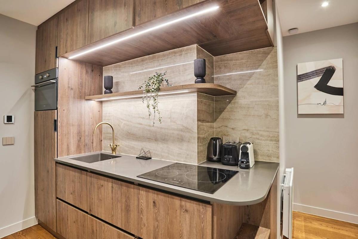 Superb Air-conditioned Flat On The Champs Elysees * Parigi