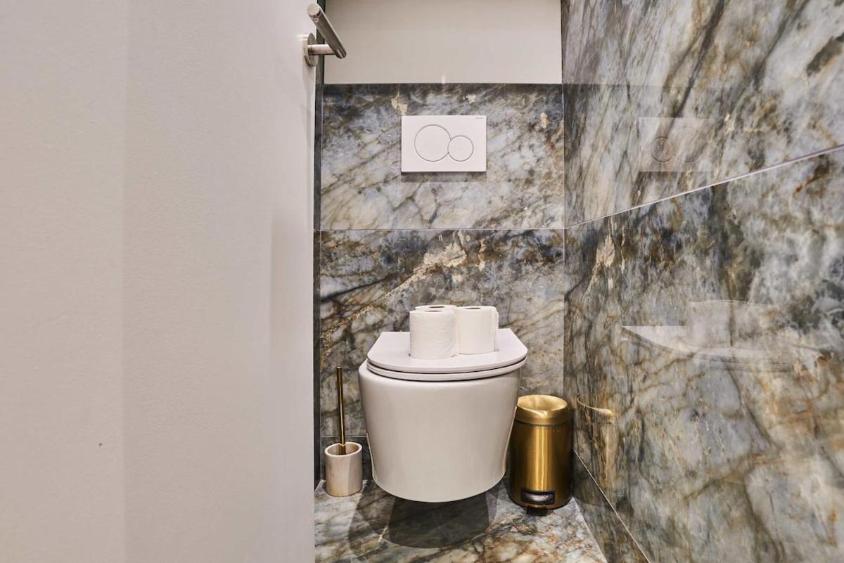 Superb Air-conditioned Flat On The Champs Elysees Parigi