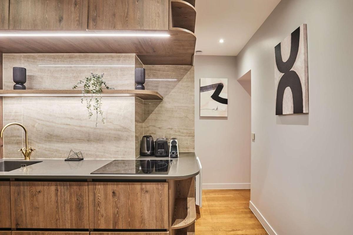 Superb Air-conditioned Flat On The Champs Elysees