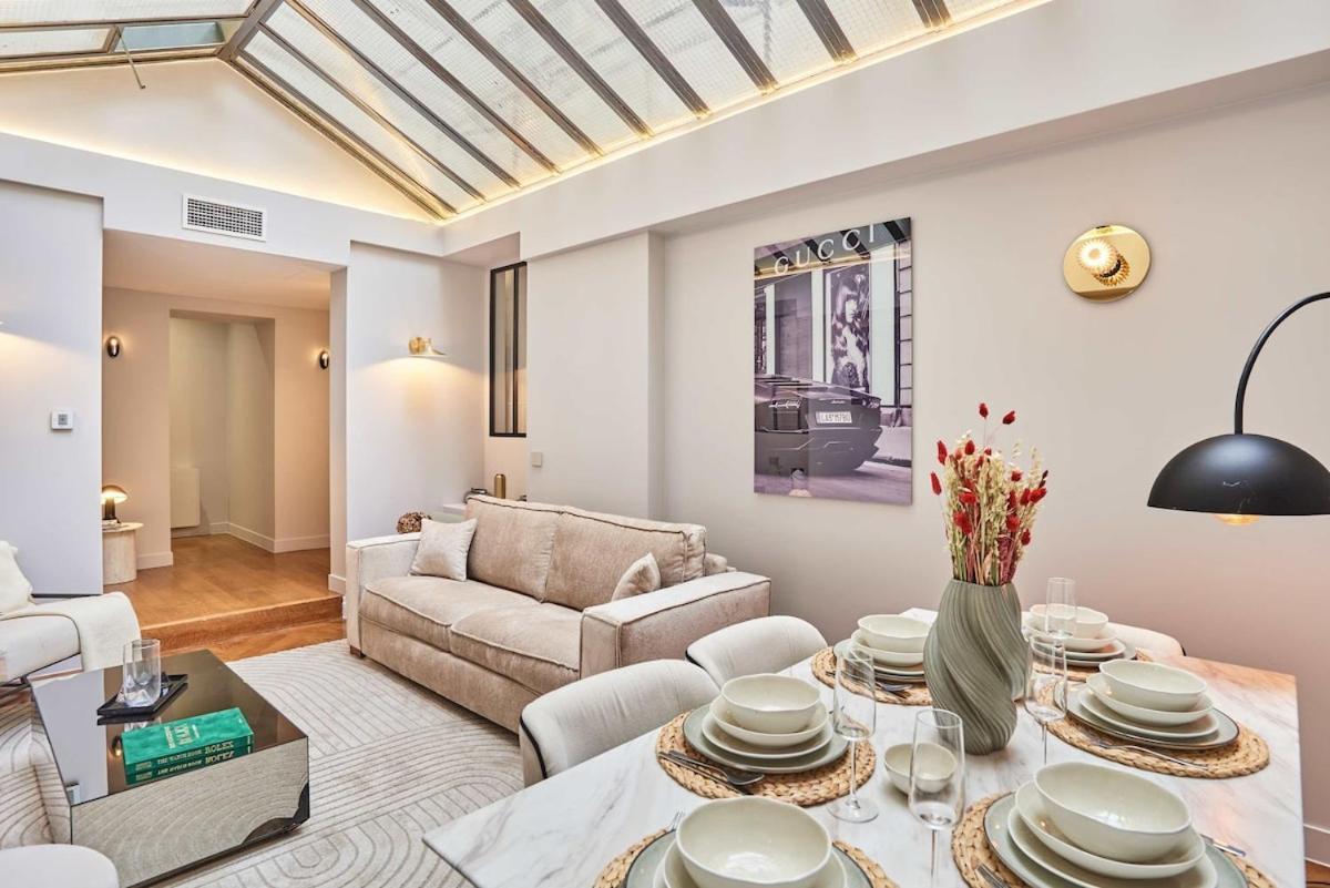 Superb Air-conditioned Flat On The Champs Elysees Appartamento