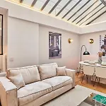 Superb Air-Conditioned Flat On The Champs Elysees