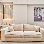 Superb Air-Conditioned Flat On The Champs Elysees