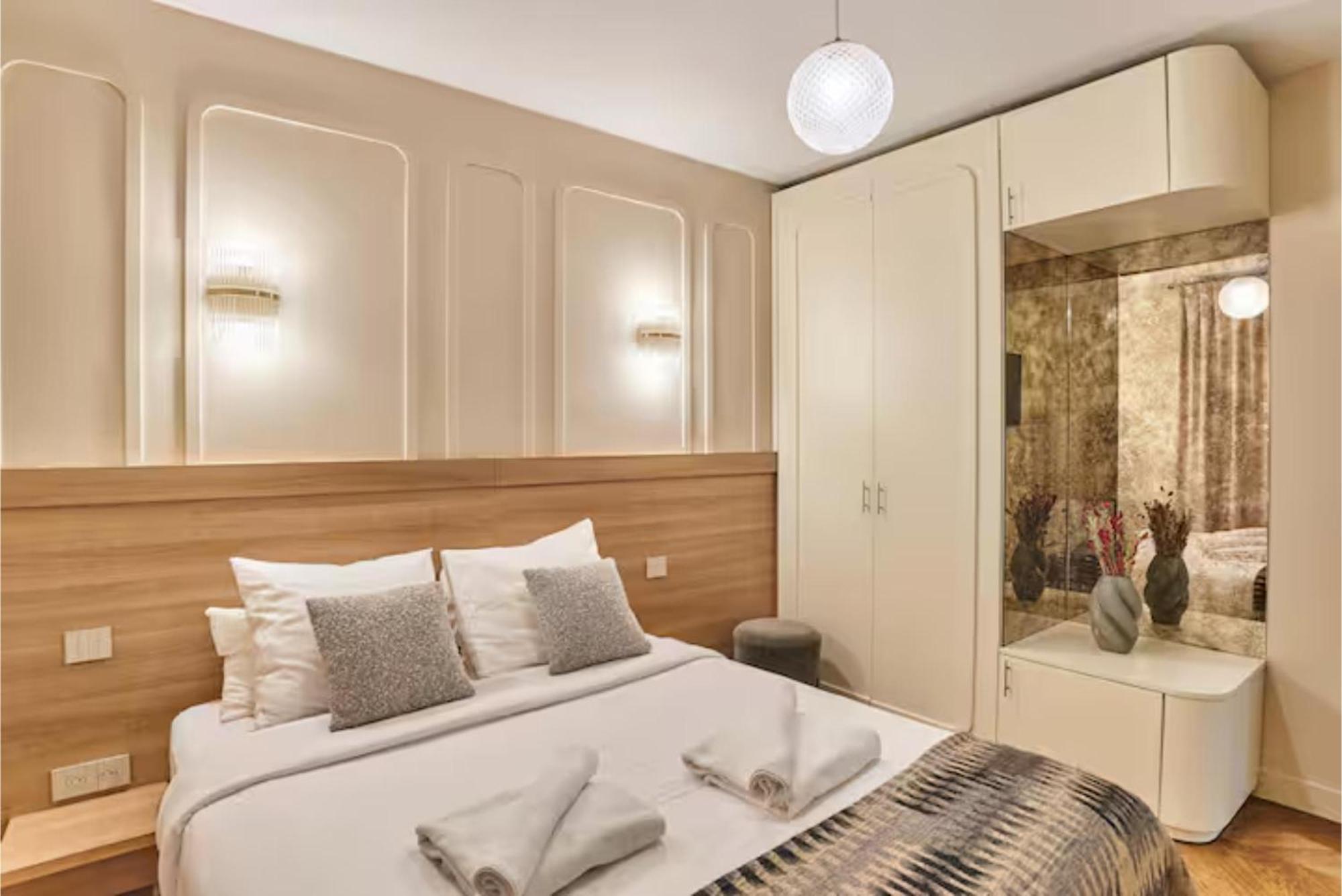 Superb Air-conditioned Flat On The Champs Elysees Apartment