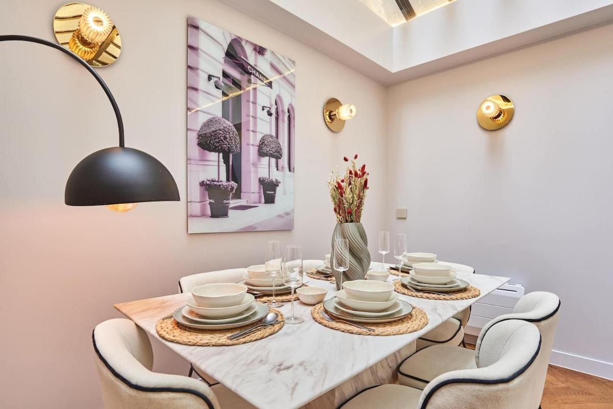 Superb Air-conditioned Flat On The Champs Elysees