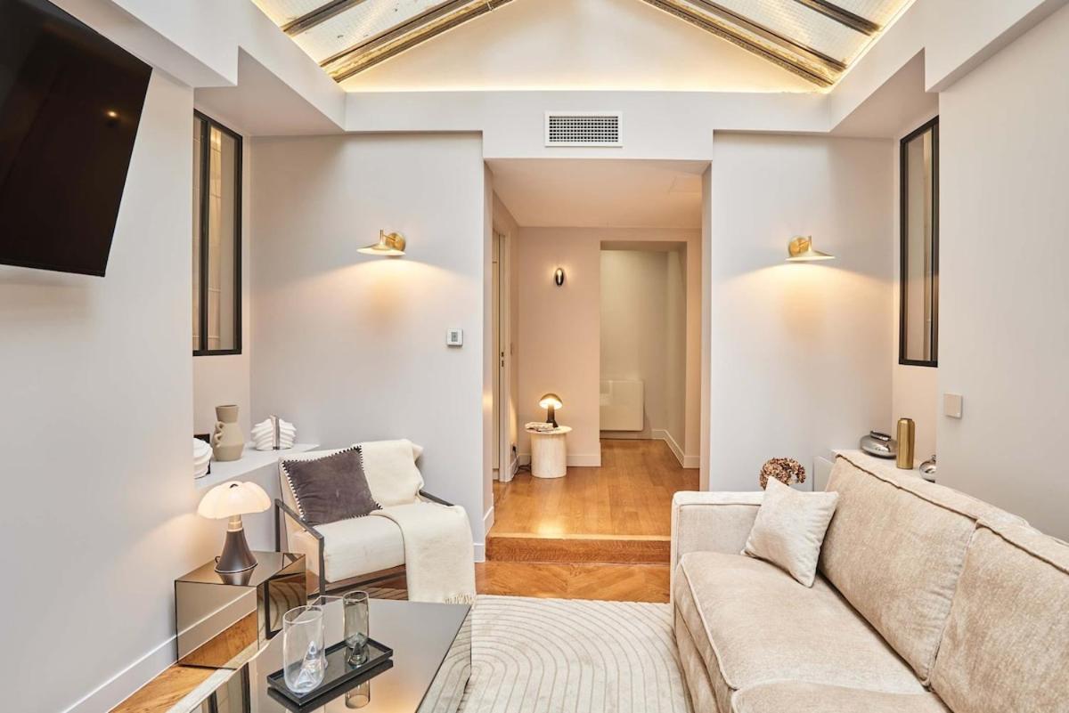 Apartment Superb Air-conditioned Flat On The Champs Elysees