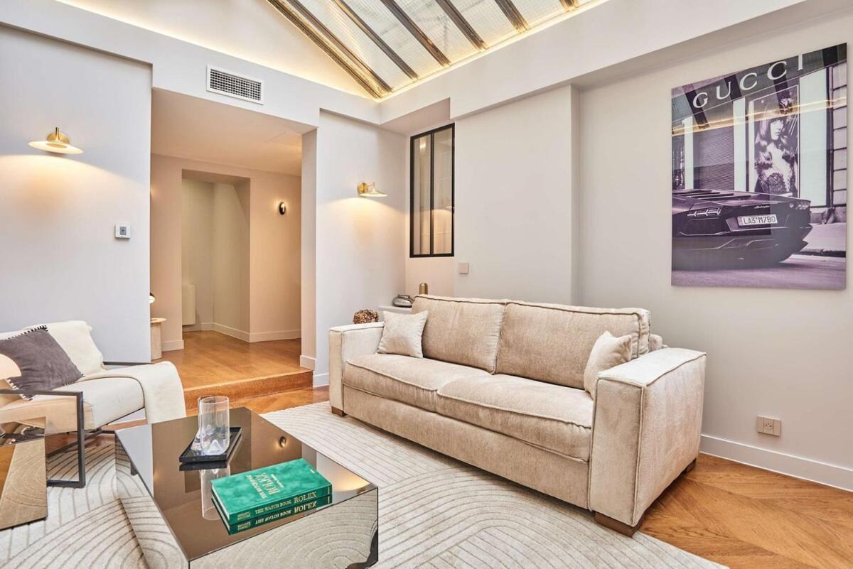 Superb Air-conditioned Flat On The Champs Elysees